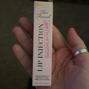 Too faced lip injection